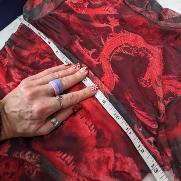 PrettyLittleThing Red and Black Dragon Long Sleeve Sexy Dress - Picture 11 of 16